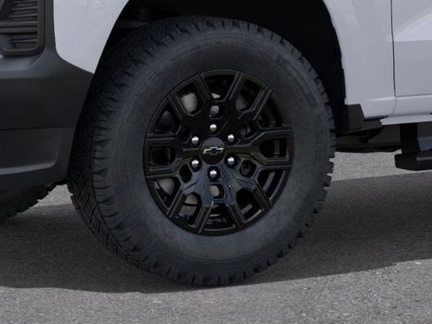 New 2026 Chevrolet Colorado W/T image 9