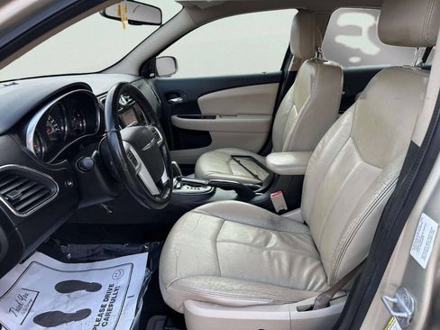 Used 2013 Chrysler 200 Limited FWD image 32