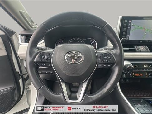 Used 2020 Toyota RAV4 Limited image 17