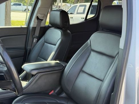 Used 2020 GMC Acadia SLT w/ Driver Alert Package II FWD image 15