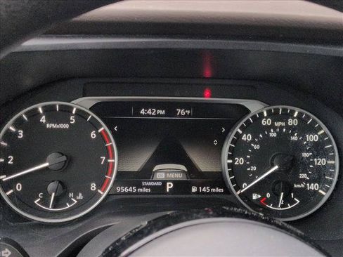Used 2023 Nissan Rogue SV FWD image 11