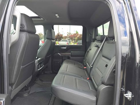 Used 2022 GMC Sierra 3500 Denali w/ Denali Black Diamond Edition AWD/4WD image 17