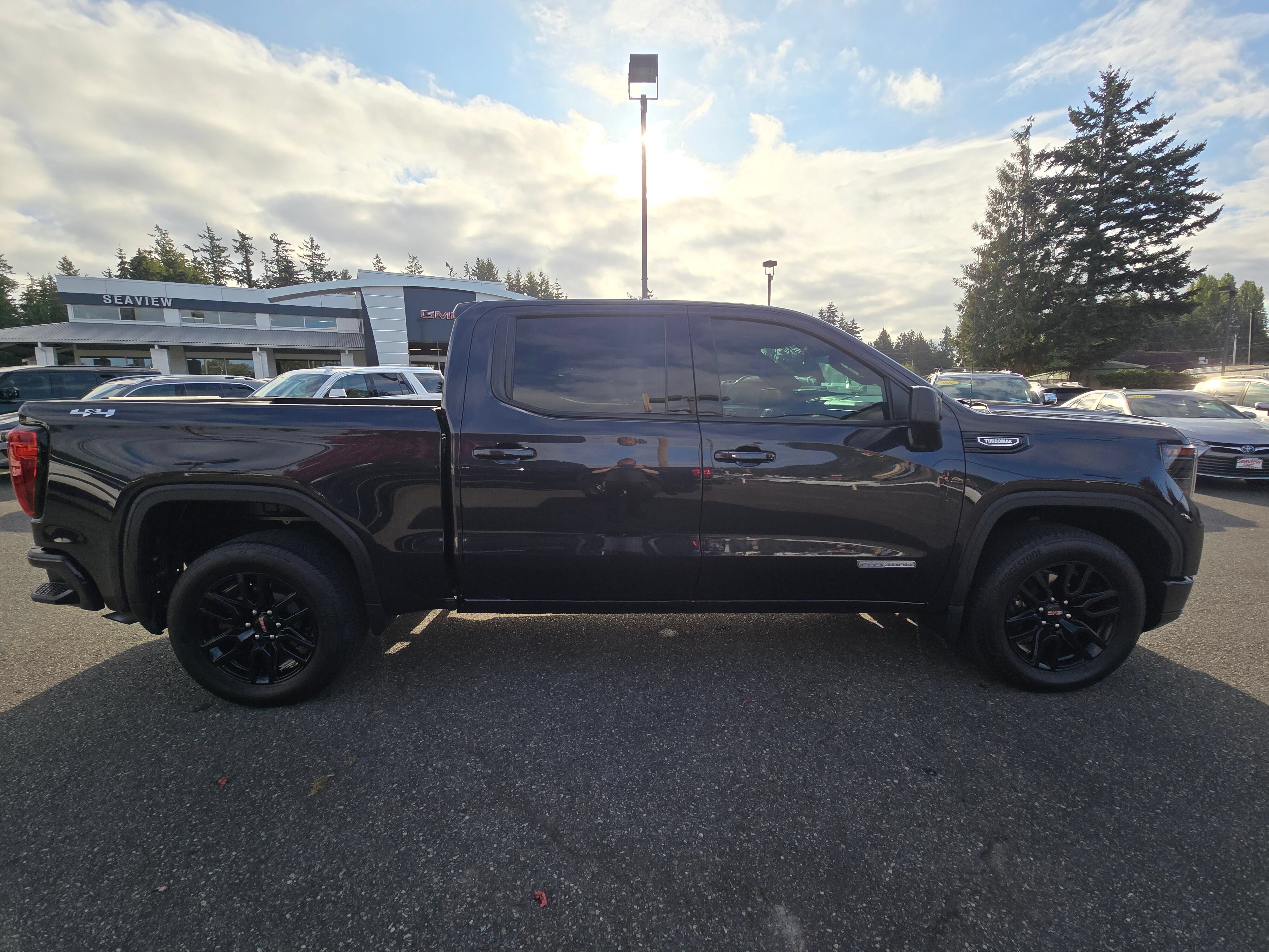 Used 2025 GMC Sierra 1500 Elevation AWD/4WD image 8