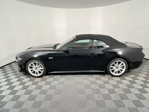 Used 2024 Ford Mustang GT Premium image 6