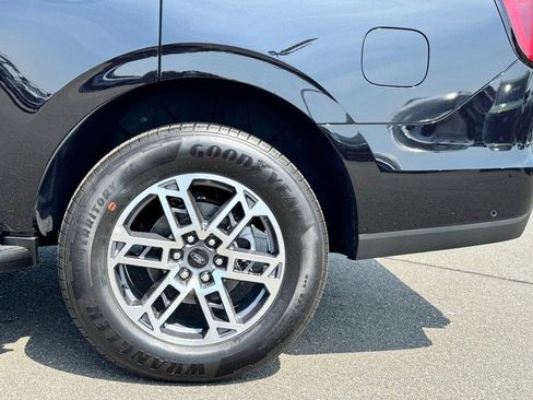 New 2025 Ford Expedition Active image 40