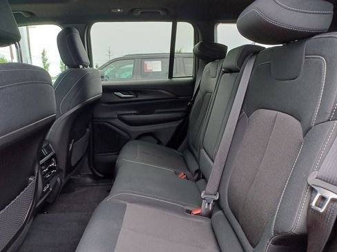 Used 2024 Jeep Grand Cherokee Laredo X w/ Luxury Tech Group I AWD/4WD image 26