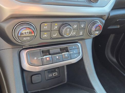 Used 2020 GMC Acadia AT4 image 22