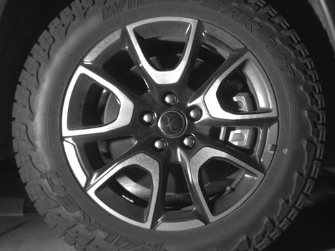 Used 2025 Jeep Compass Trailhawk image 13