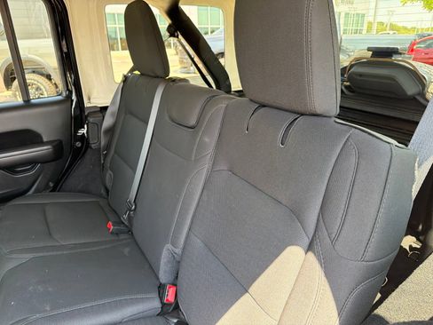 Used 2020 Jeep Wrangler Unlimited Sport S AWD/4WD image 19