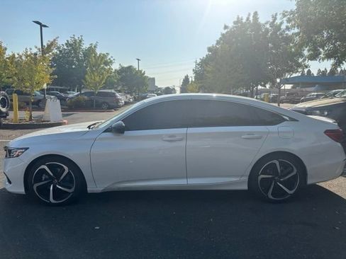 Used 2022 Honda Accord Sport image 2