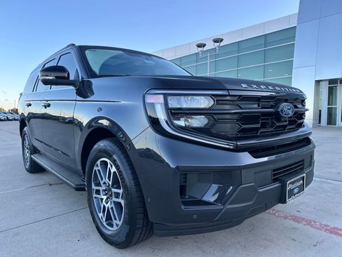New 2025 Ford Expedition Active image 7