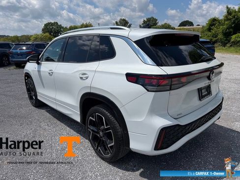 Used 2025 Volkswagen Tiguan SEL R-Line AWD/4WD image 3