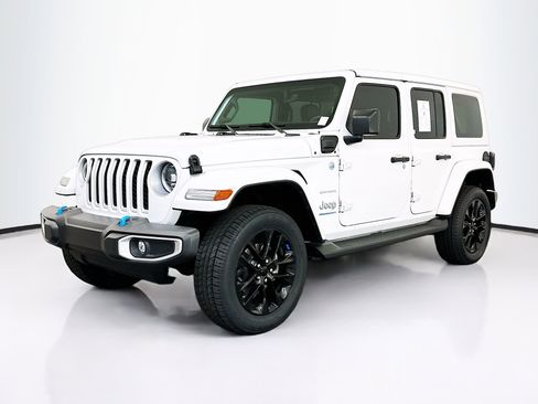 Used 2023 Jeep Wrangler Sahara image 3