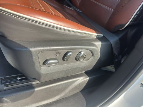 Used 2023 GMC Yukon Denali Ultimate image 21