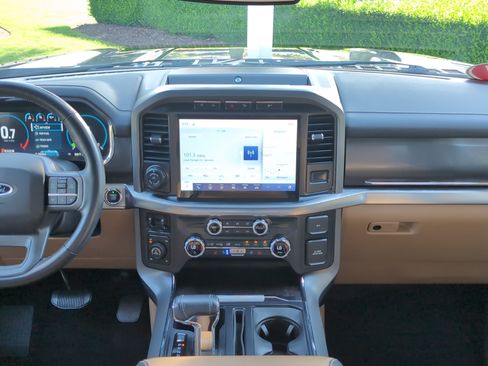 Used 2021 Ford F150 Lariat w/ Max Trailer Tow Package AWD/4WD image 29