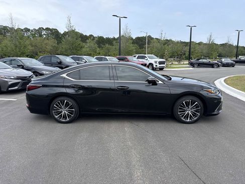Used 2025 Lexus ES 350 w/ Premium Package FWD image 2