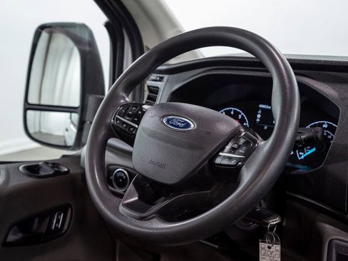 Used 2022 Ford Transit 250 Medium Roof AWD image 17