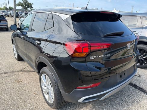 Used 2025 Buick Encore GX Preferred AWD/4WD image 5