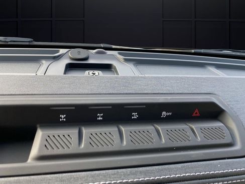 New 2025 Ford Bronco Outer Banks w/ Sasquatch Package image 33