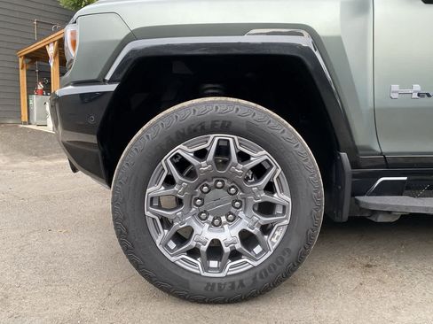Used 2024 GMC Hummer EV 3X AWD/4WD image 11