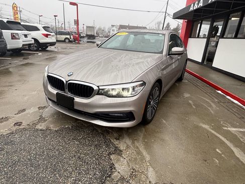 Used 2017 BMW 530i xDrive image 4