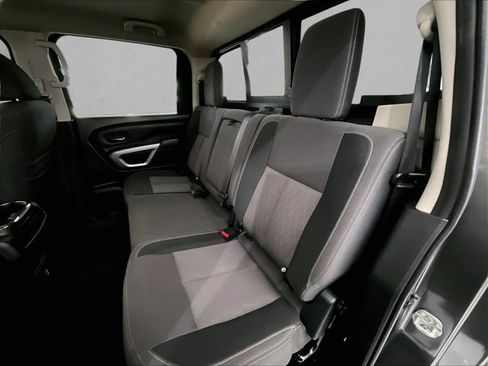 Used 2021 Nissan Titan SV w/ SV Convenience Package RWD image 28