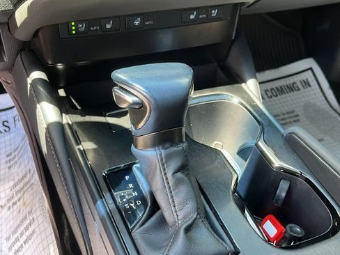 Used 2023 Lexus ES 250 w/ Premium Package image 17