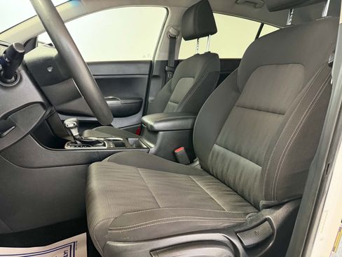 Used 2021 Kia Sportage LX AWD/4WD image 18