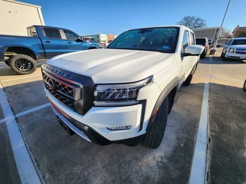 Used 2023 Nissan Frontier Pro-X w/ Pro Convenience Package image 3