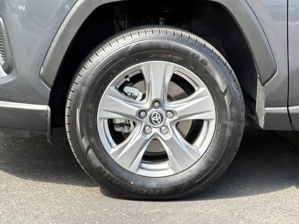 Used 2024 Toyota RAV4 XLE FWD image 35
