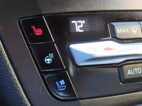 Used 2020 Ford Explorer Limited image 33