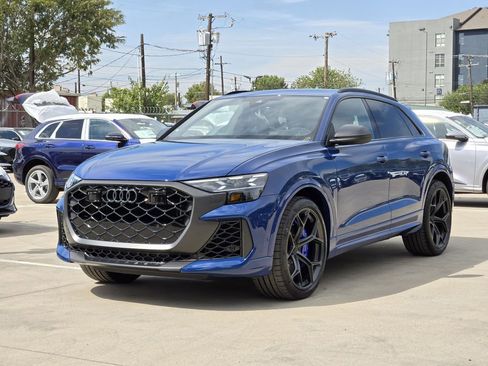 New 2026 Audi RS Q8 performance image 4