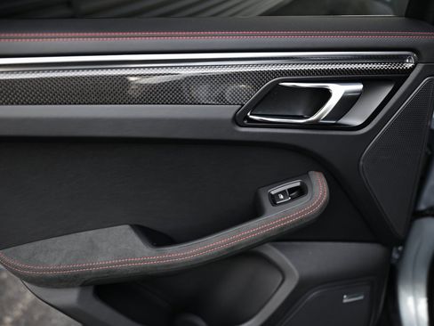 New 2026 Porsche Macan GTS image 27