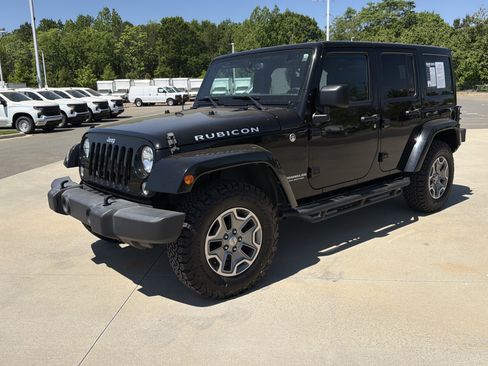 Used 2016 Jeep Wrangler Unlimited Rubicon w/ Connectivity Group AWD/4WD image 33