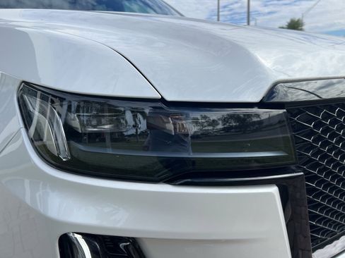 Used 2023 Cadillac Escalade V image 9