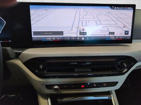Used 2025 BMW 330i Sedan w/ Convenience Package RWD image 15