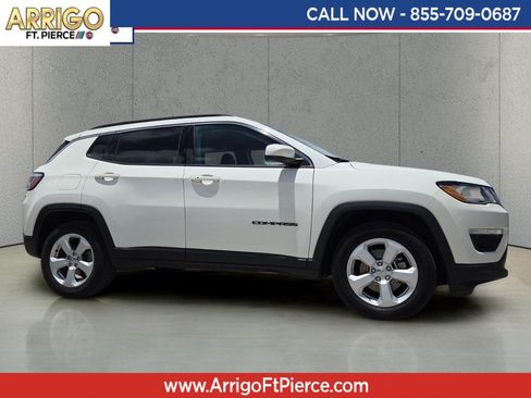Used 2019 Jeep Compass Latitude w/ Cold Weather Group FWD image 1