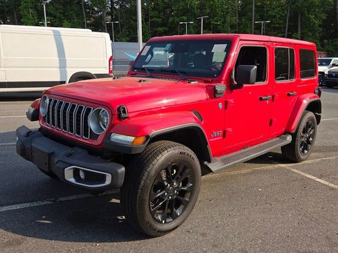 Used 2025 Jeep Wrangler Unlimited Sahara AWD/4WD image 3