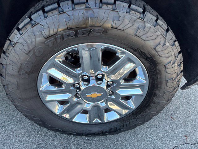Used 2024 Chevrolet Silverado 2500 High Country w/ High Country Premium Package AWD/4WD image 12