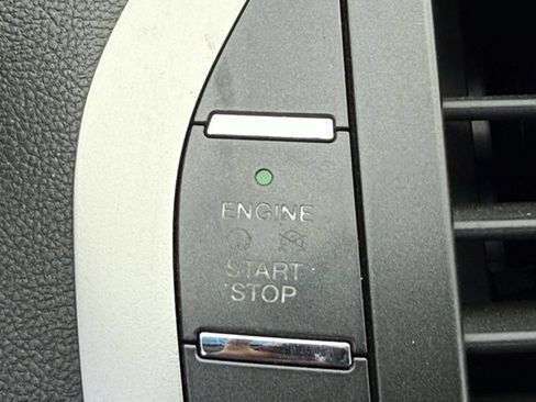 Used 2013 Lincoln MKZ FWD image 21