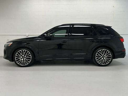 Used 2025 Audi SQ7 Premium Plus image 3