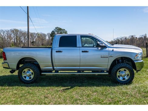 Used 2018 RAM 2500 Tradesman w/ Chrome Appearance Group image 15