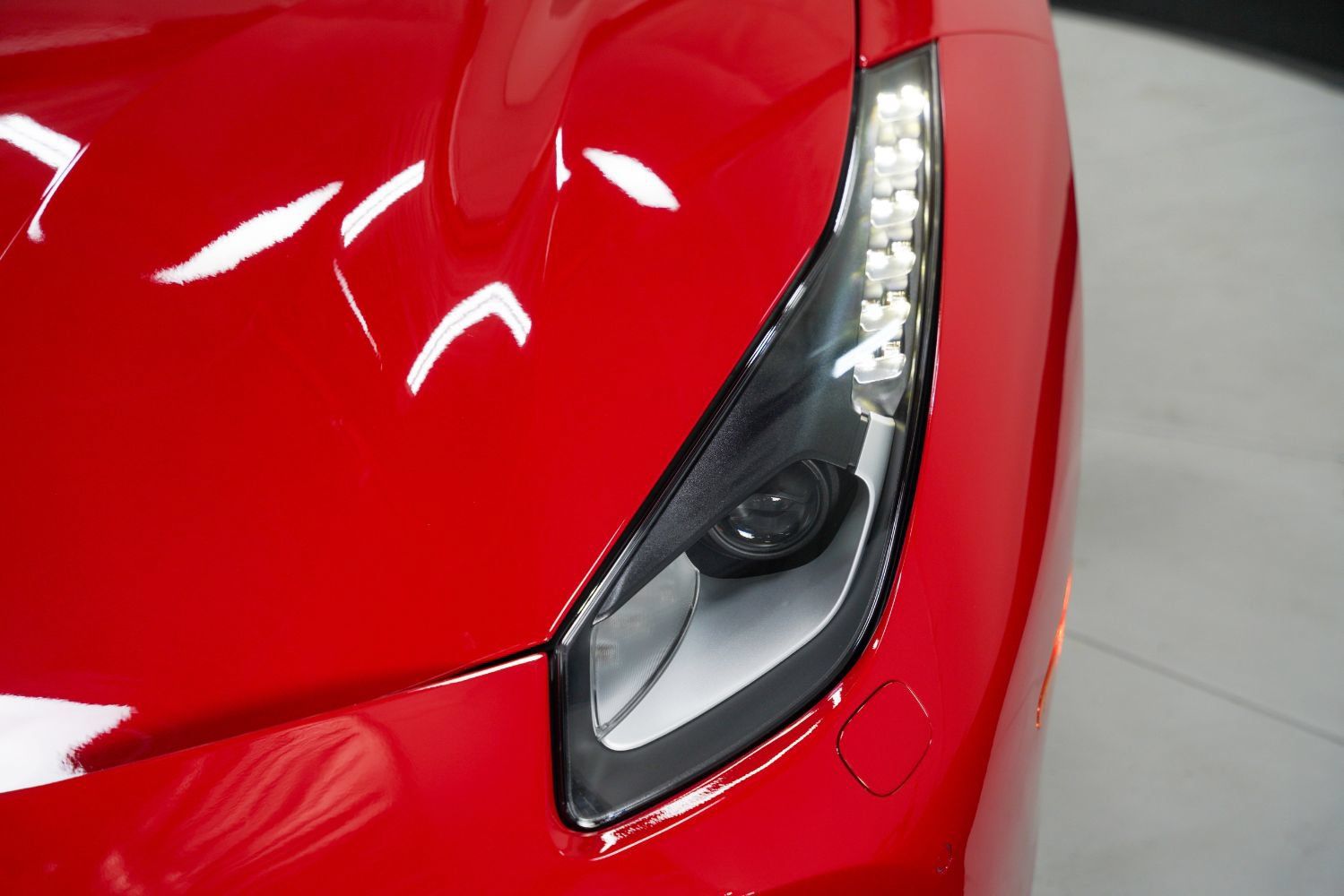 Used 2017 Ferrari 488 Spider RWD image 14