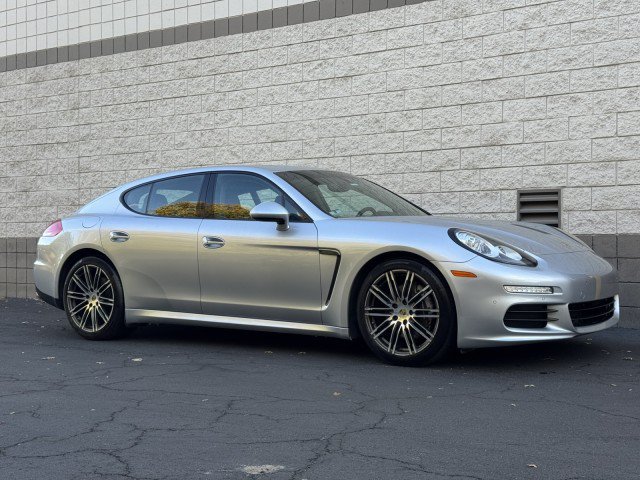 Used 2015 Porsche Panamera 4 AWD/4WD image 4