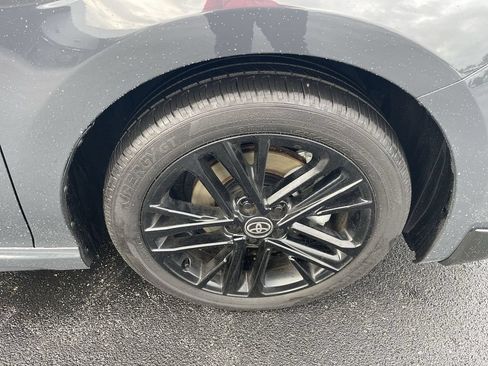 Used 2025 Toyota Camry SE AWD/4WD image 11