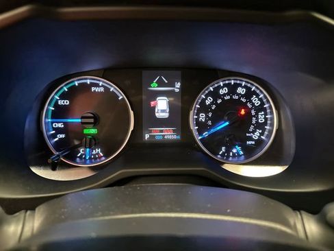 Used 2021 Toyota RAV4 LE AWD/4WD image 18