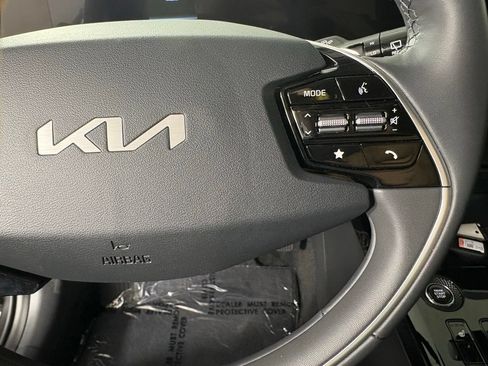 New 2026 Kia Niro EX FWD image 26