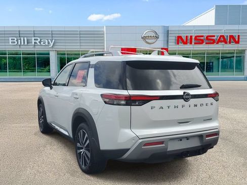 Used 2025 Nissan Pathfinder Platinum w/ Cargo Package FWD image 3