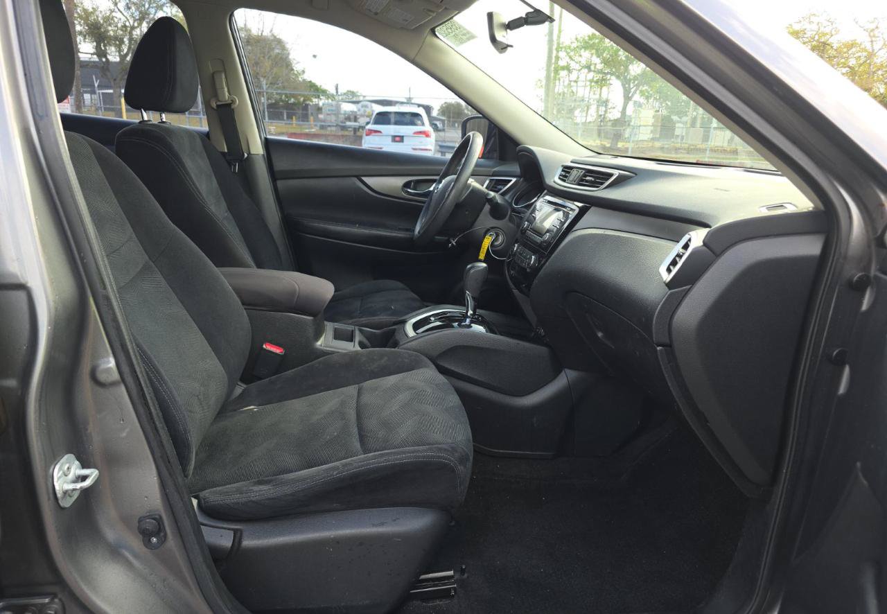 Used 2016 Nissan Rogue S FWD image 11