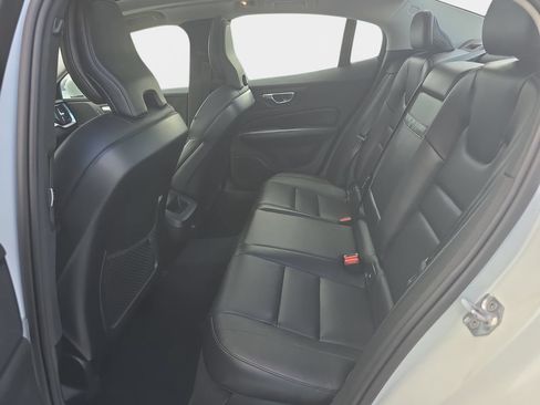 Used 2020 Volvo S60 T5 Momentum FWD image 26